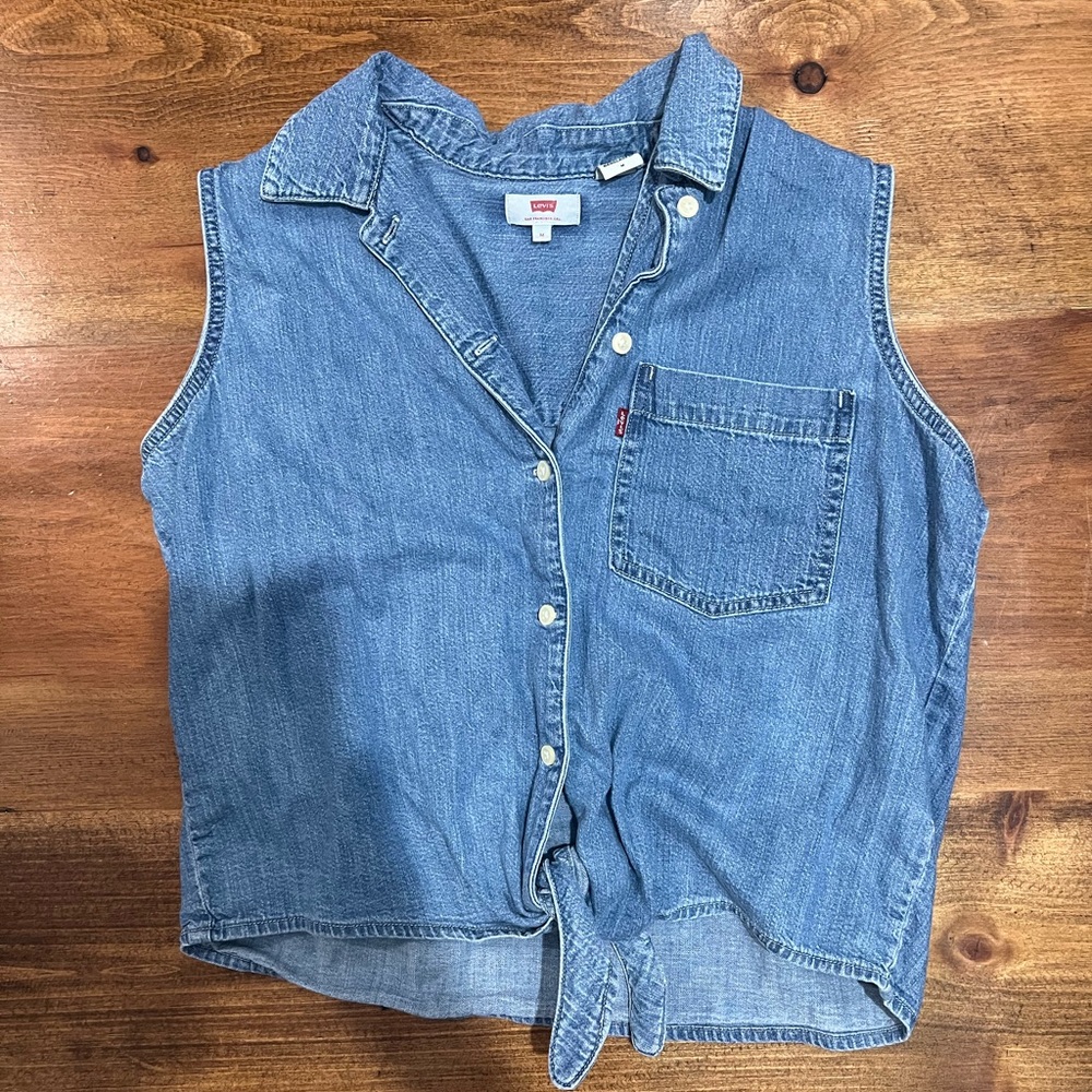 Levi denim vest - women’s size medium